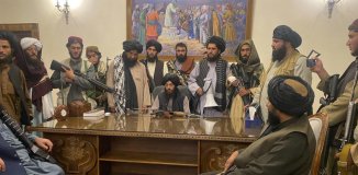 Los talibanes se apoderaron de Kabul y clamaron victoria desde el palacio de gobierno