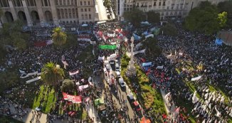 El kirchnerismo marchó a Tribunales contra la Corte Suprema