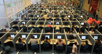 Call center: "ACC nos paga el sueldo en cuotas hace meses"