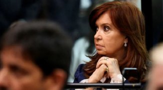 En un juicio cuestionado, el fiscal pidió 12 años de prisión e inhabilitar a Cristina Kirchner