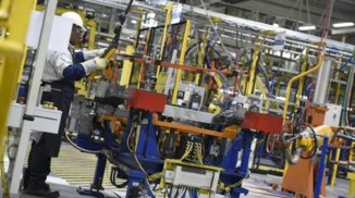 Industria y construcción en picada: se desplomaron casi 7 % en octubre