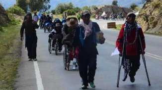 Personas con discapacidad se encuentran cada vez más cerca de La Paz y la lucha sigue