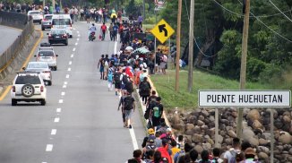 Caravana migrante desafía las amenazas de Trump y la política del gobierno mexicano