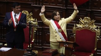 Quién es Dina Boluarte, la nueva presidenta de Perú