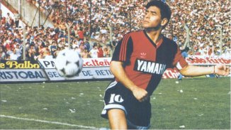 Hoy se cumplen 25 años del regreso de Maradona al fútbol argentino