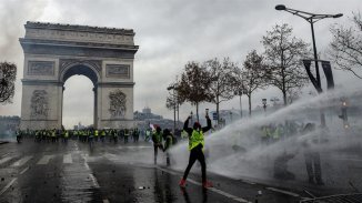 LIVE: Yellow Vest protest hits Paris - Part 2 - YouTube