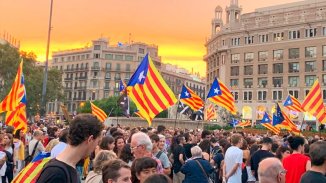 Masivas manifestaciones en Catalunya en el segundo aniversario del 1-O