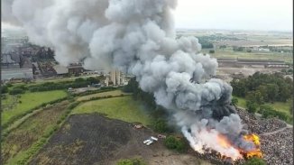 Grave: incendio y contaminación en Acindar