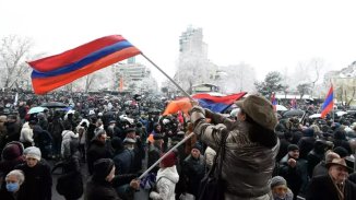 Protestas en Armenia piden la renuncia del primer ministro