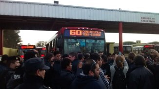 Línea 60: los choferes salen a hacer los recorridos y ponen en evidencia el lock-out patronal 