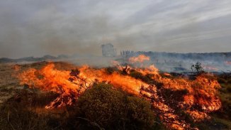 En plena emergencia ígnea, Cabandié reivindicó su gestión contra incendios: cinismo pro FMI