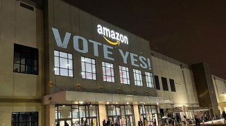 Victoria histórica: trabajadores de Amazon Nueva York forman el primer sindicato en EE. UU.