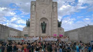 Rosario: #Tetazo en el Monumento a la Bandera