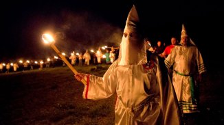 Ku Klux Klan llama a la matanza de homosexuales para acabar con el SIDA 