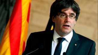 Puigdemont descartó elecciones anticipadas y el Parlamento catalán debate la independencia