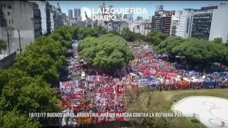 [DRONE] Vista aérea de la multitudinaria marcha contra la reforma previsional