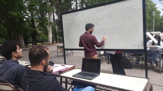 [UNCuyo] Clases públicas en la Facultad de Exactas y Naturales: "Hay que aprovechar esta experiencia y la semana que viene agrandarlo, que participe más gente"