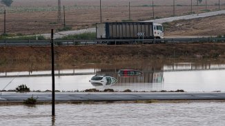 Al menos tres muertos por lluvias torrenciales en el Estado español