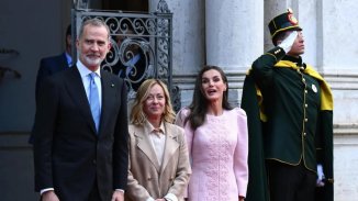 El Gobierno "progresista" español condecoró a la ultraderechista italiana Giorgia Meloni