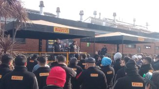 Ante la lucha de los trabajadores, Pirelli no dejó entrar a los representantes sindicales a la fábrica