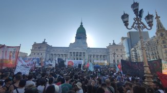 Multitudinario festival de Unidxs por la cultura: música contra la Ley Ómnibus y la represión