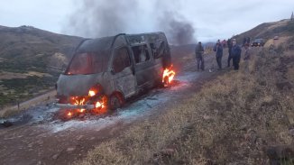 Se incendió transporte escolar en Junín de los Andes