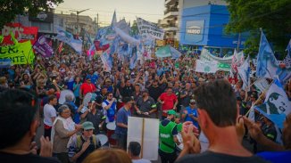 "En Río Tercero hay una planta que no se cierra, ningún despido, todos adentro..."