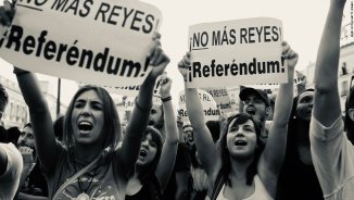 Veintiséis universidades españolas organizan referéndums para terminar con la monarquía