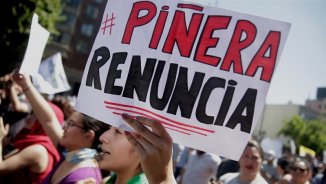 Las movilizaciones piden echar a Piñera, pero el Partido Comunista y el Frente Amplio se preparan para salvarlo