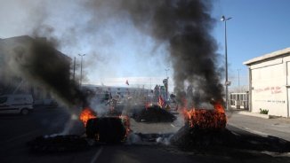 Se extiende y radicaliza la huelga en Francia tras el anuncio de la reforma jubilatoria