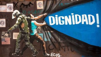 “Ecos” de los muros de Santiago, graffitis a gran escala en medio de la revuelta