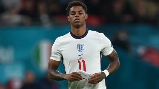 El jugador inglés Marcus Rashford respondió con una carta a los ataques xenófobos 