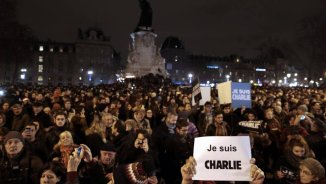 Contra la locura reaccionaria y oscurantista; contra la unión sagrada e islamófoba