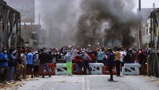 Huelga de trabajadores del campo obliga al Congreso peruano a derogar ley agraria