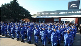 Policía Local de San Martín entra armada a las escuelas y requisa a estudiantes en la puerta