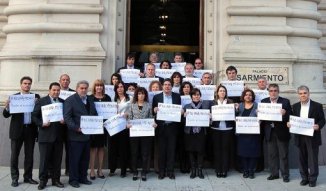 Ministros de educación posan para la foto #NiUnaMenos