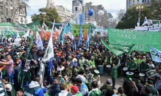 #MarchaCGT: importante concentración de trabajadores en Plaza de Mayo 