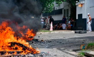 Santa Fe: los despidieron por WhatsApp pero la protesta es de carne y hueso