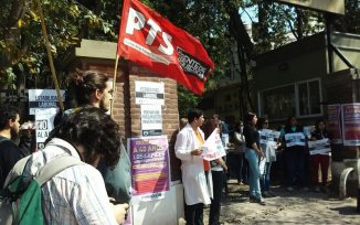 Universidad de Tucumán: concentración y marcha universitaria 