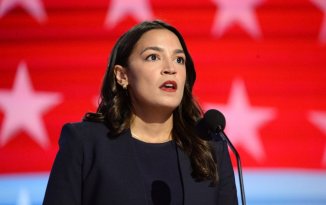 Alexandria Ocasio-Cortez: de gran esperanza de la izquierda reformista a títere del Partido Demócrata