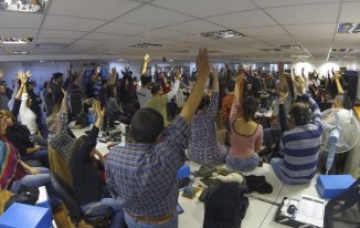 Paro y ocupación de ambos edificios de Télam contra los despidos 