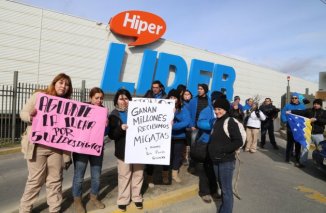 16 mil trabajadores de Walmart aprobaron huelga 