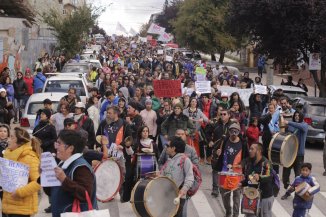 Contundente apoyo de la comunidad a trabajadores de salud en Bariloche