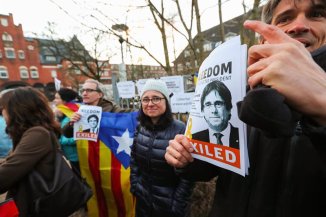 Puigdemont seguirá en prisión en Alemania mientras se estudia la extradición