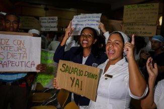 Venezuela: segunda semana de protestas de enfermeras por los bajos salarios