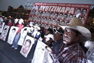 Entre el abandono y el cinismo, se cumplen 20 meses de Ayotzinapa