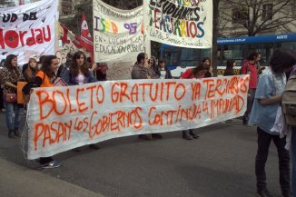 La Plata: concurrida marcha a 40 años de la Noche de Los Lápices