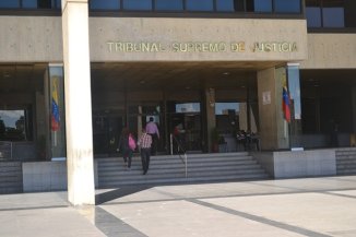 Tribunal Supremo venezolano da marcha atrás y renuncia a asumir funciones de la Asamblea Nacional