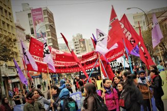 FOTOCRÓNICA: Valparaíso conmemora el Día Internacional de los Trabajadores