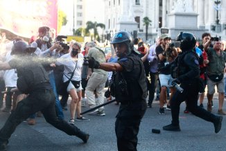 El Gobierno de los estafadores mandó a la Federal, Gendarmería y Prefectura contra los jubilados